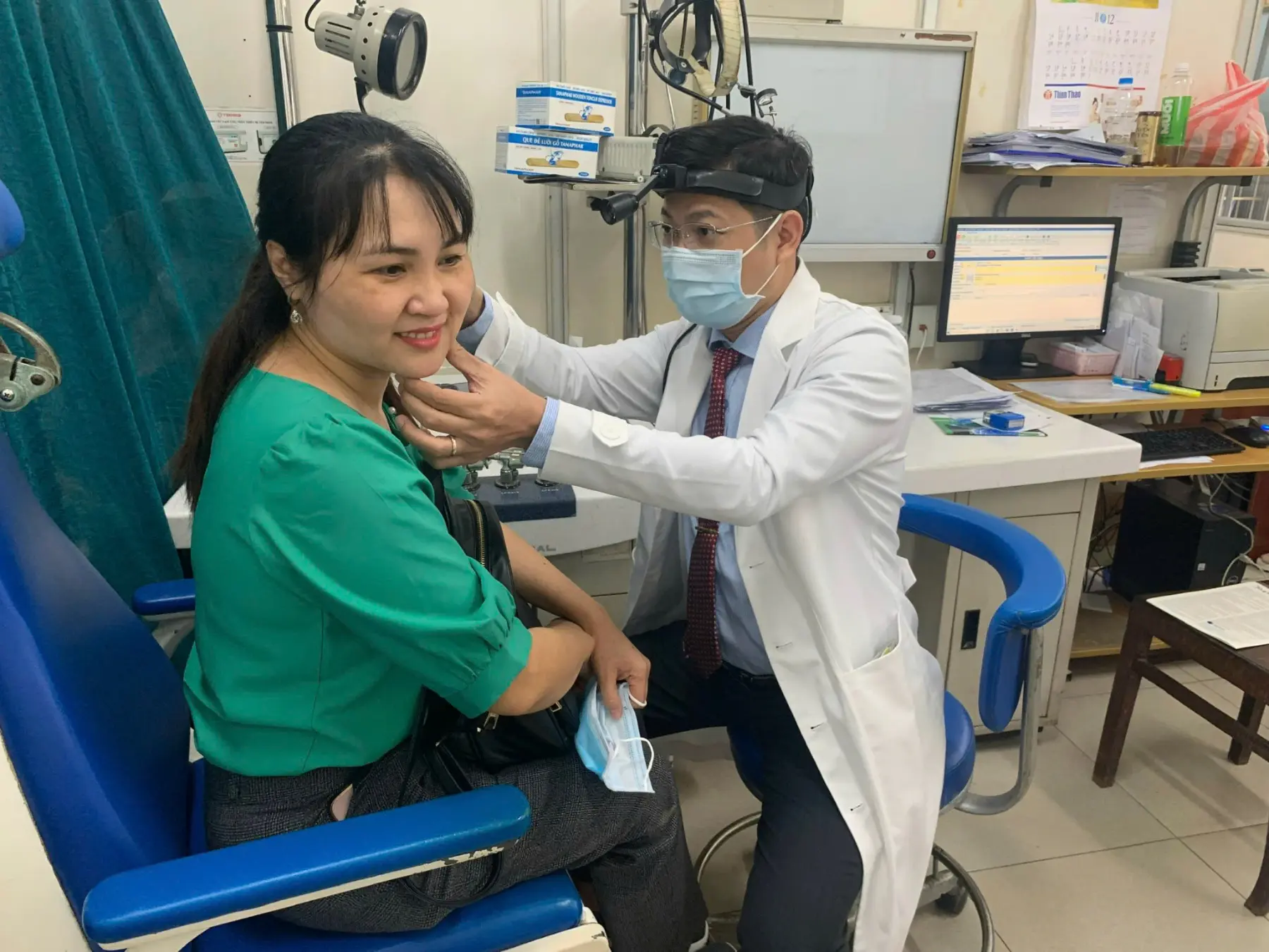 Trang thiết bị hiện đại trong phòng khám